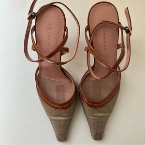 AK Anne Klein Ankle Strap Sandal Tan Fabric Upper Leather Sole 7.5M 